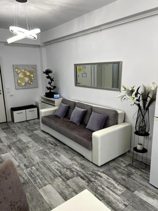 Romeo'S Beachfront Apartment By Loft, Hotel Opera And White Tower 马马亚 外观 照片